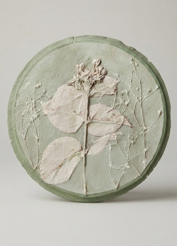 Floral casting Diffuser decor piece